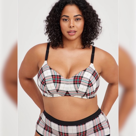 |NWT| Lightly Lined Wire-Free 360° Back Smoothing Bra